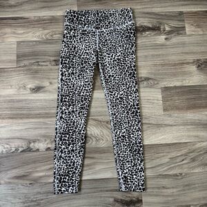 Outdoor Voices TechSweat Flex 7/8 Leggings in Snow Leopard Size Small